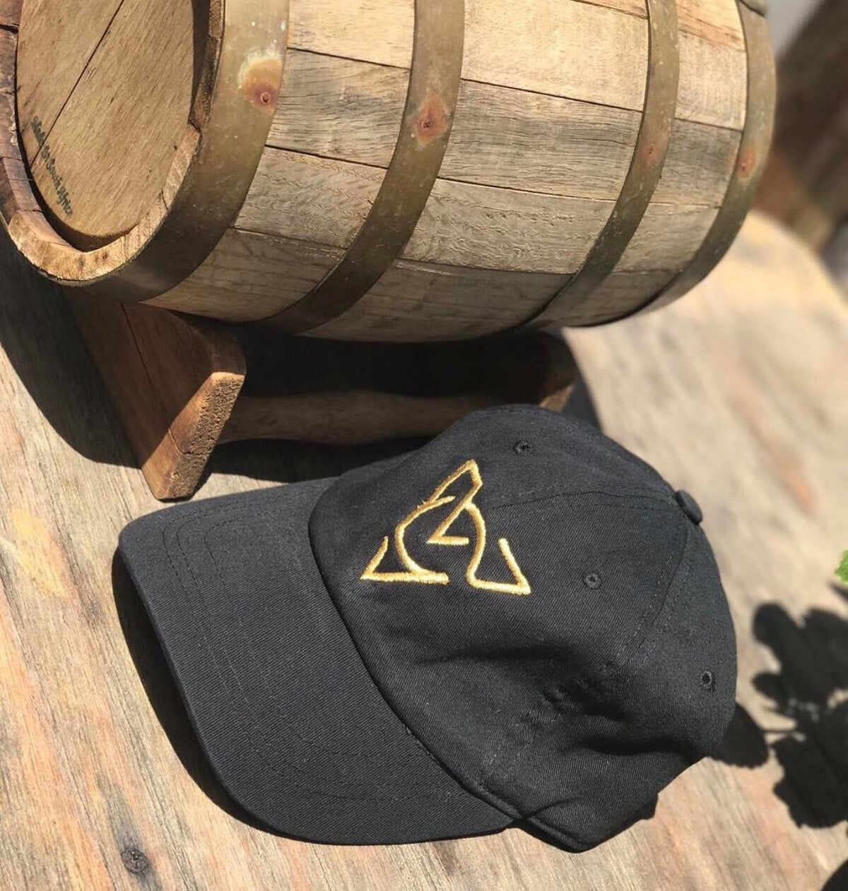 Black Verch Chatil Cap (Gold Edition)
